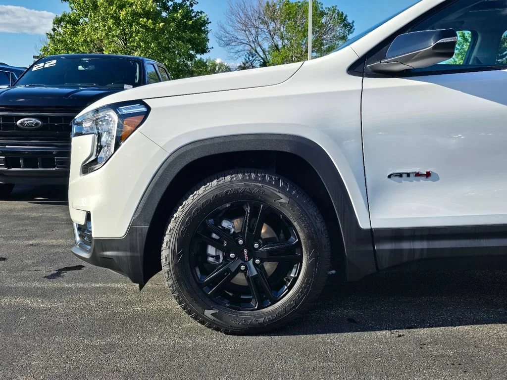 Certified Used 2024 Summit White GMC AT4 image 35