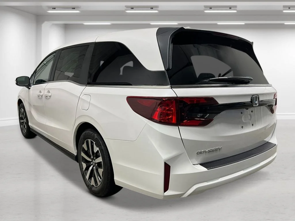 New 2026 Platinum White Pearl Honda EX-L image 3