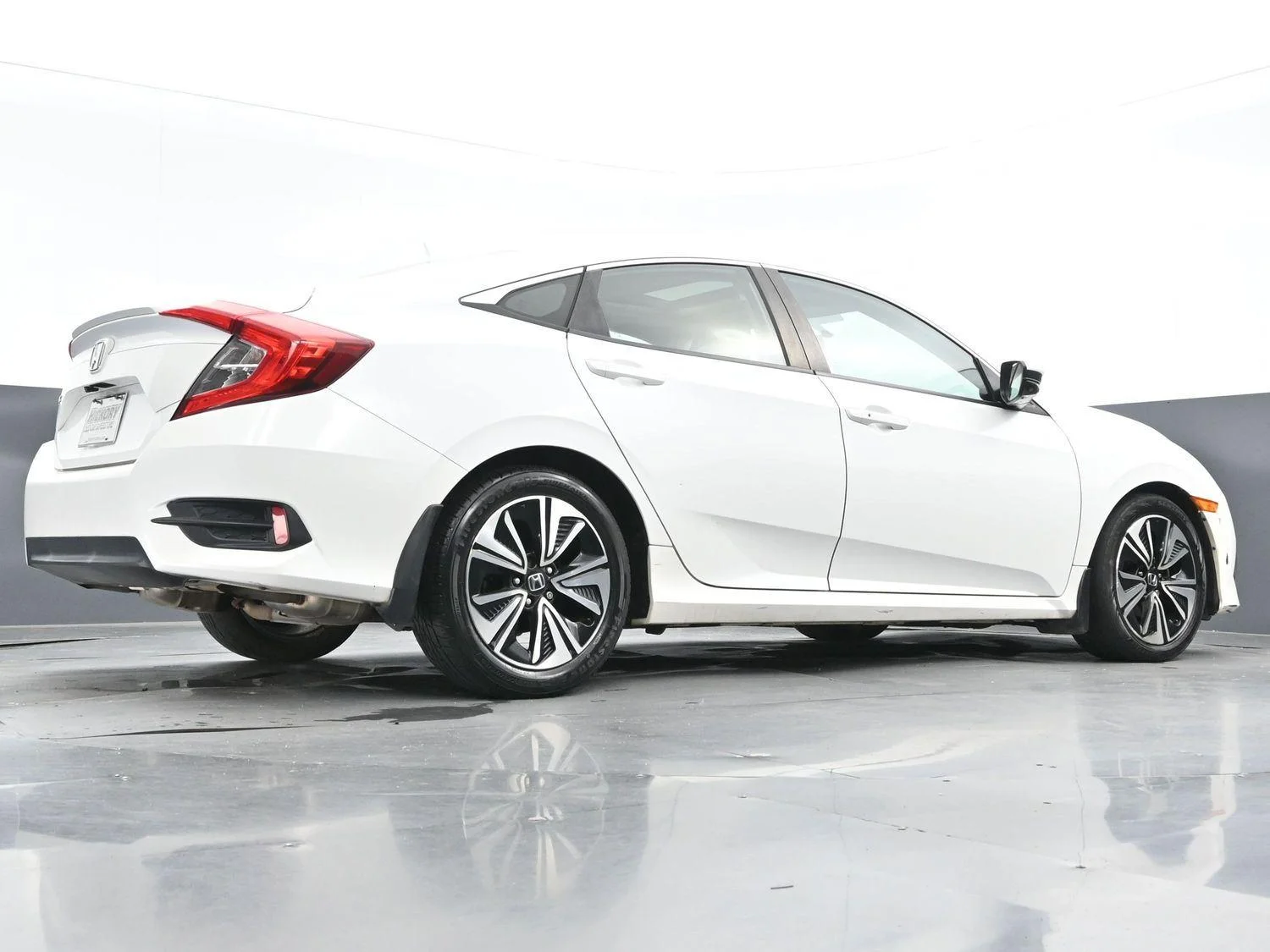 Used 2016 White Orchid Pearl Honda EX-T image 42