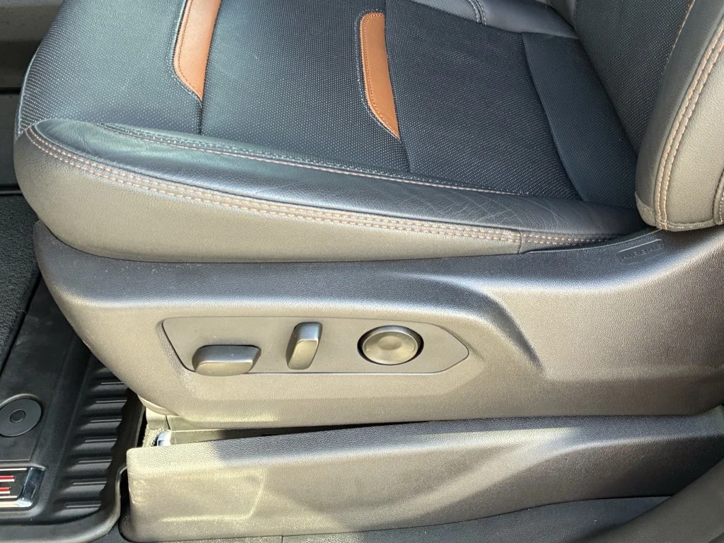 Used 2024 Summit White GMC AT4 image 19