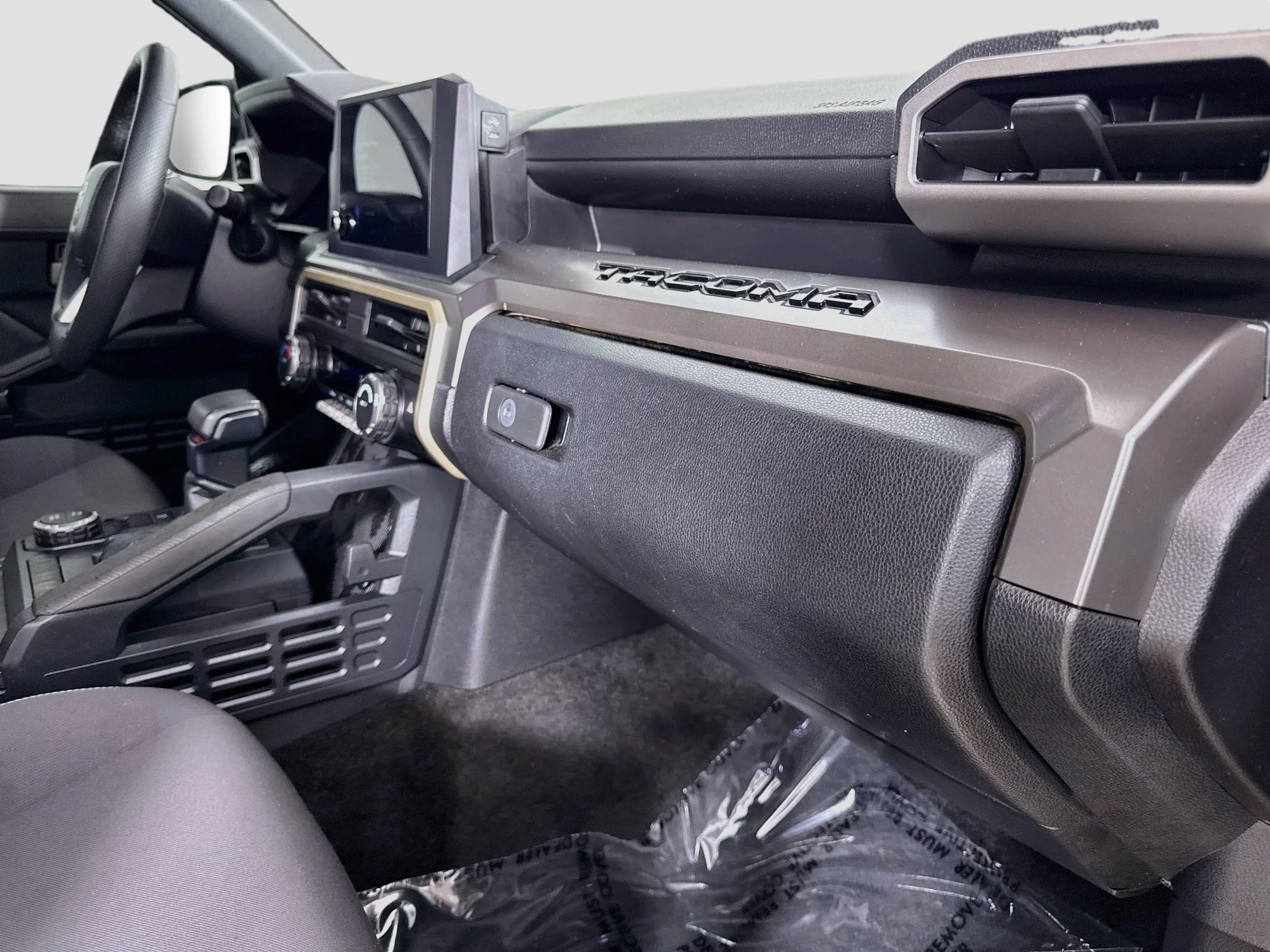 Used 2024  Toyota SR5 image 30