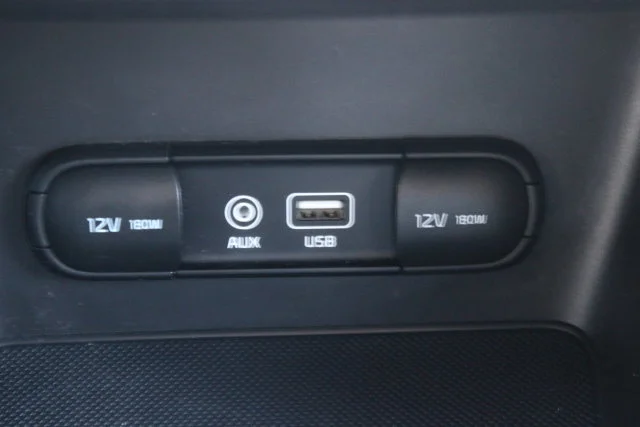 Used 2019 White Kia LX image 9