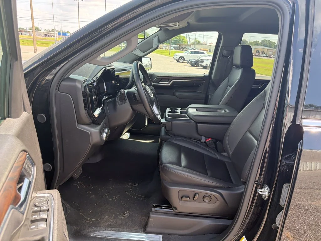 Used 2025 Black GMC SLT image 10