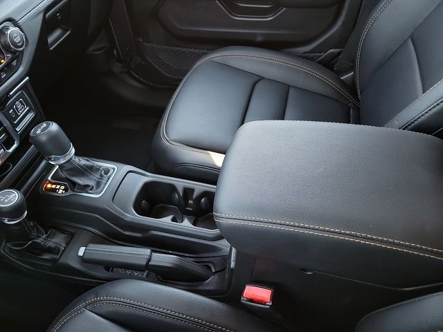 2025 Jeep Wrangler 4-Door Sahara - Photo 20