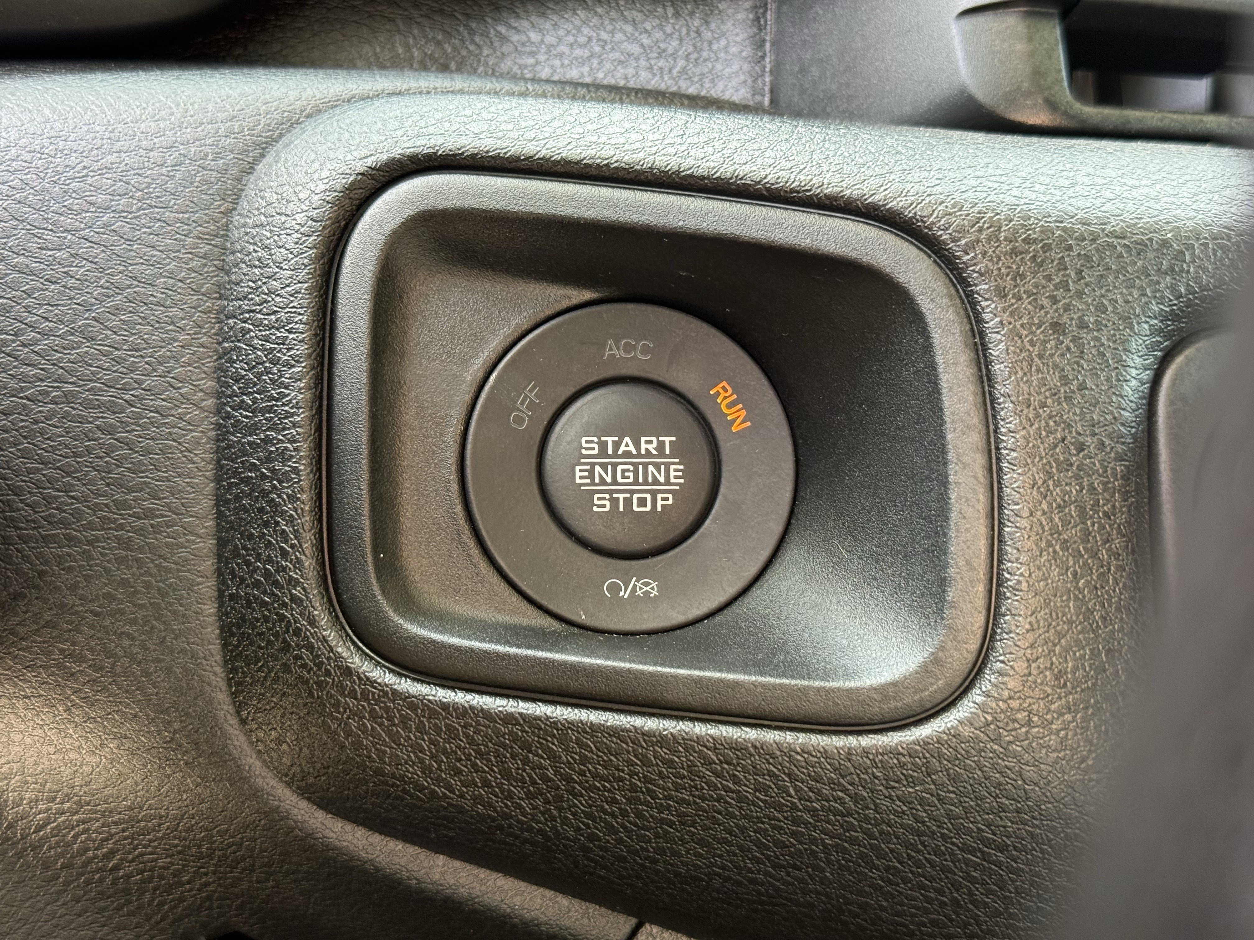 Used 2025 Mojito Clearcoat Jeep Sport image 24