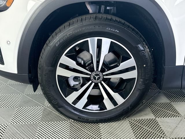New 2026 Polar White Mercedes-Benz GLB 250 image 29