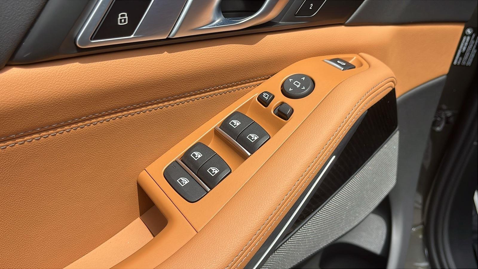 Used 2025 Manhattan Green Metallic BMW M60i image 21