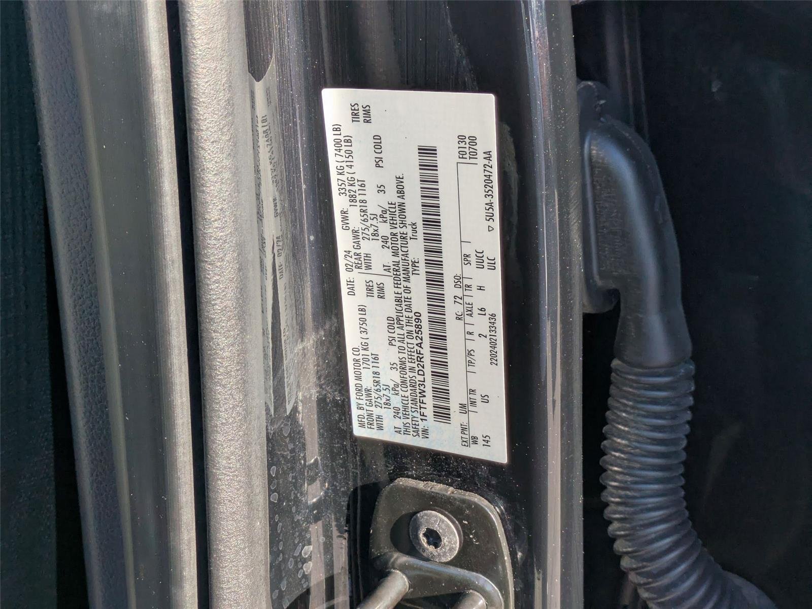 Used 2024 Agate Black Metallic Ford XLT image 39