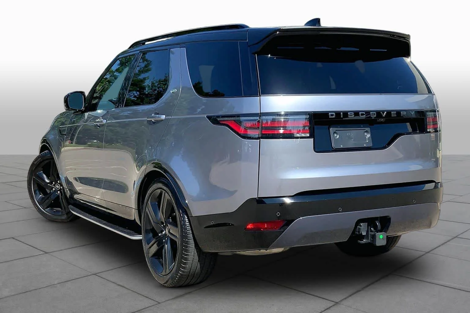 Used 2025 Eiger Grey Metallic Land Rover Dynamic SE image 11