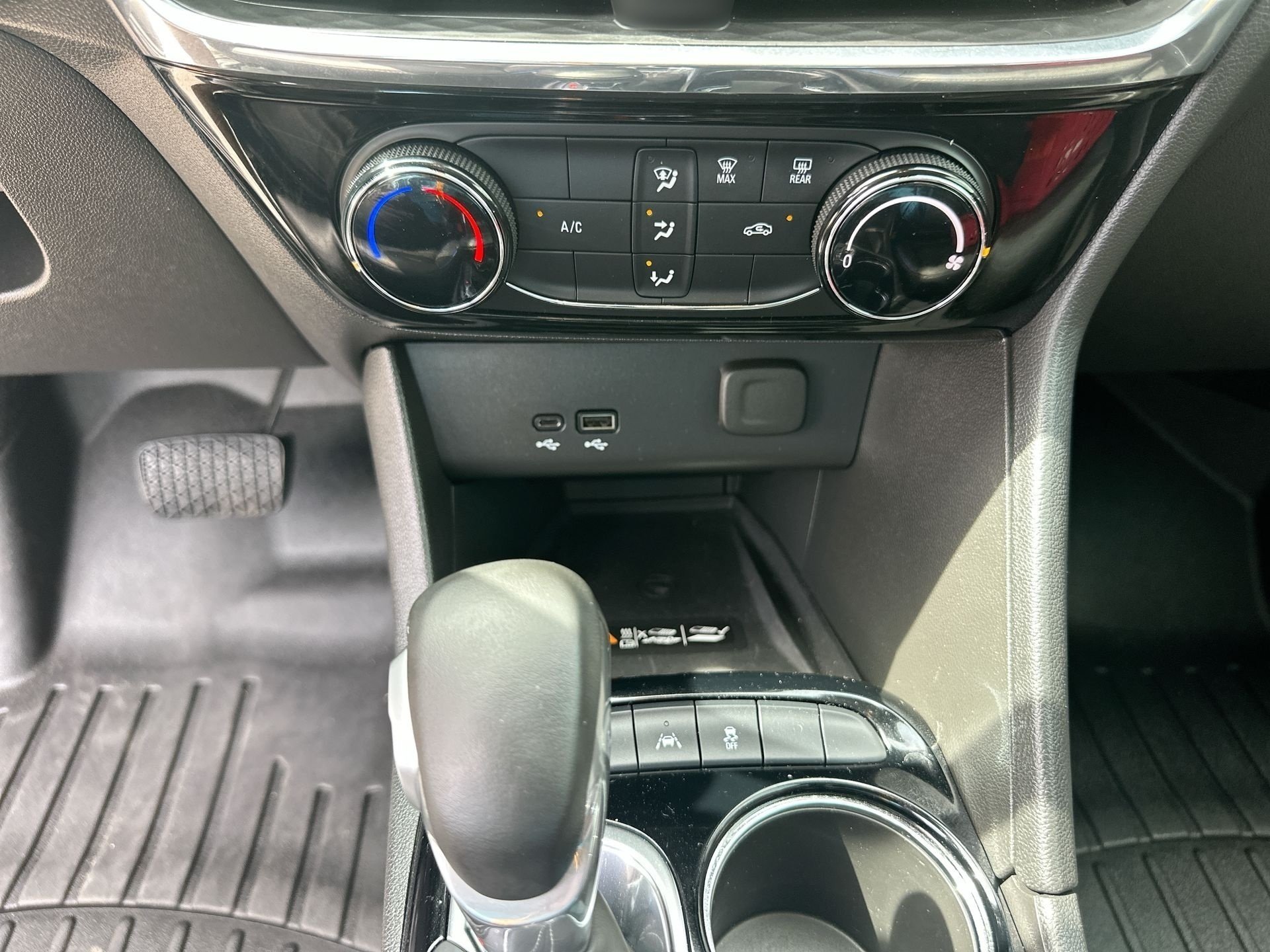 2025 Buick Encore GX Sport Touring - Photo 33