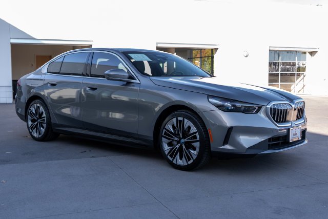 Certified Used 2024 Oxide Grey Met BMW eDrive40 image 8