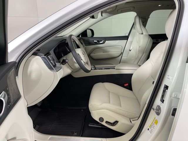 2024 Volvo XC60 Plus