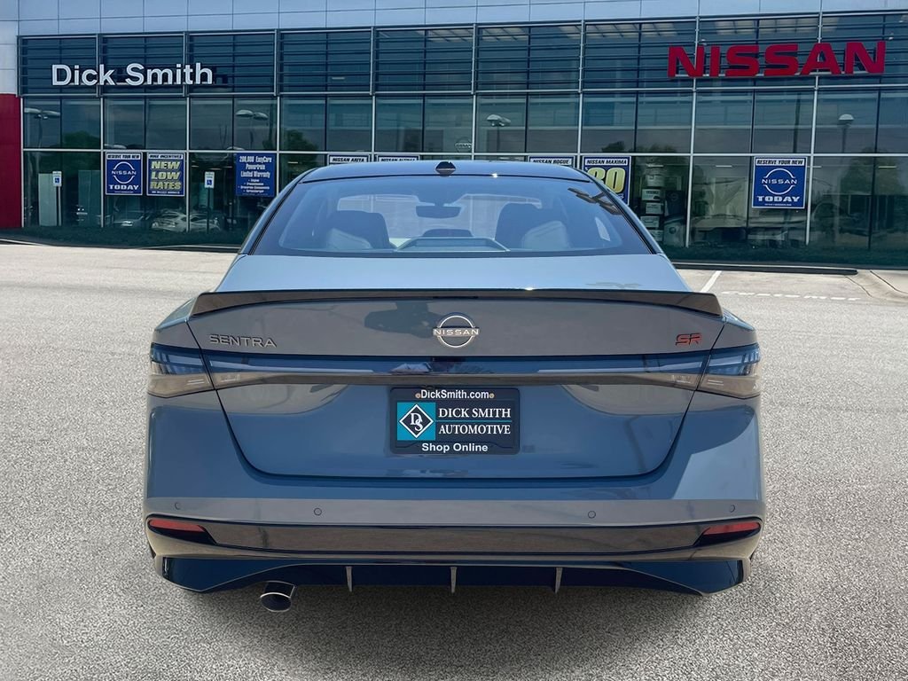New 2026 Atlantic Gray Metallic / Super Black Two-tone Nissan SR image 5