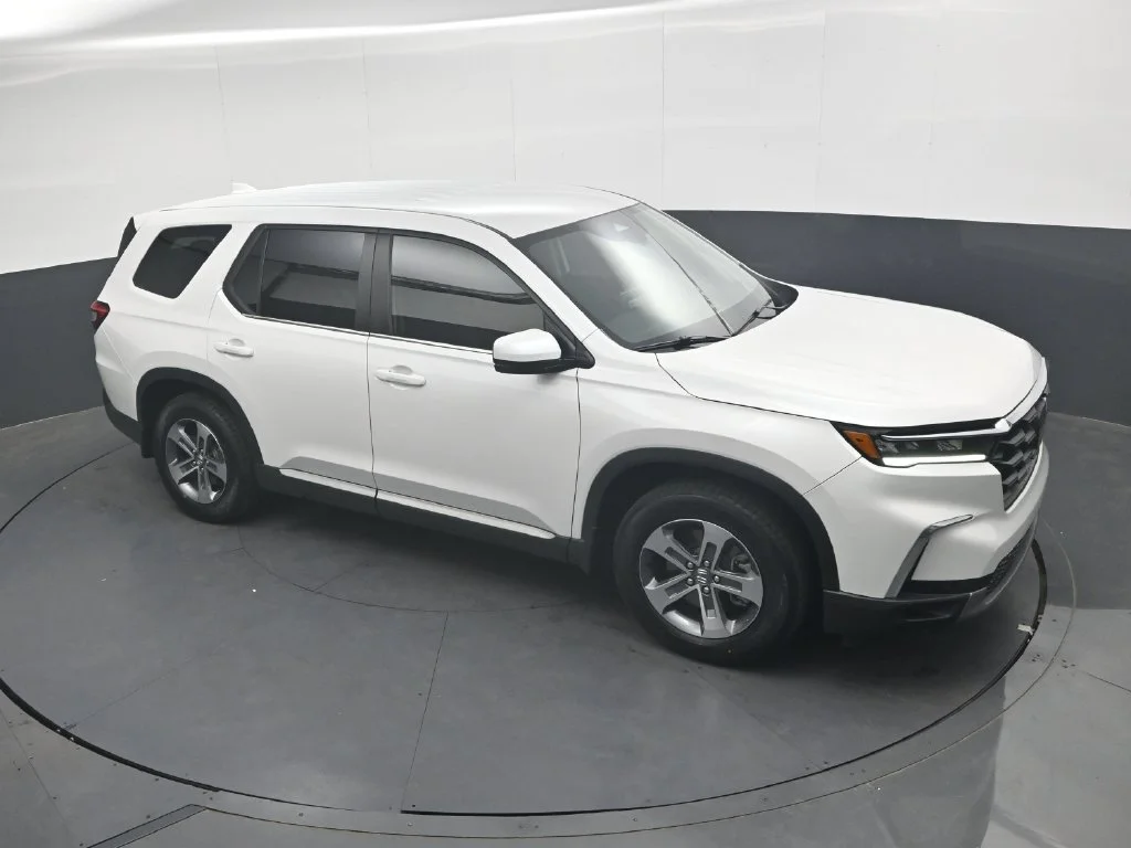 Certified Used 2025 Platinum White Pearl Honda EX-L image 68