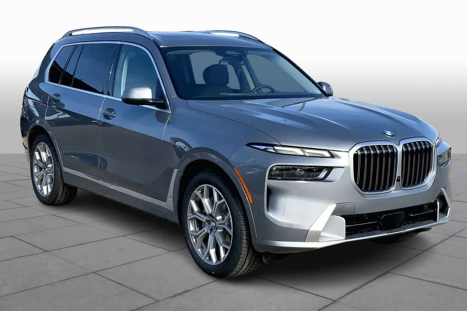 New 2026 Skyscraper Grey Metallic BMW xDrive40i image 2