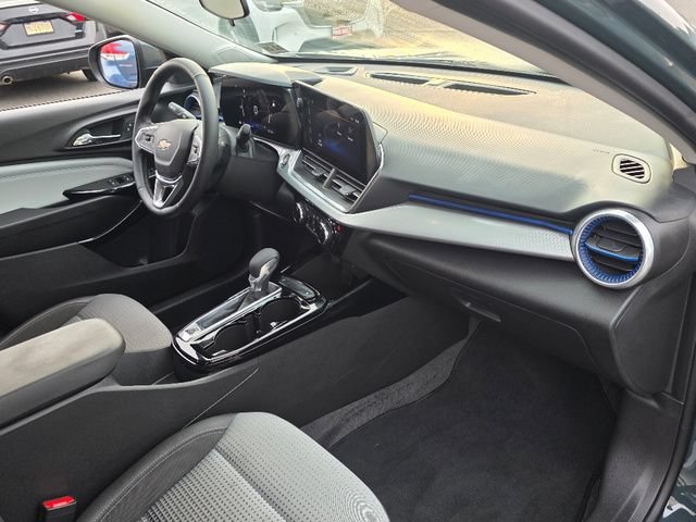 Used 2025 Cypress Gray Chevrolet LT image 21