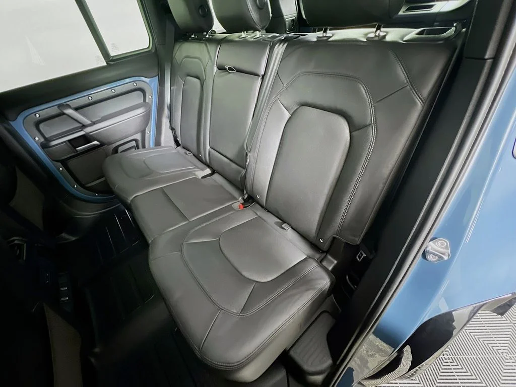 Used 2026 Tasman Blue Metallic Land Rover X-Dynamic SE image 26