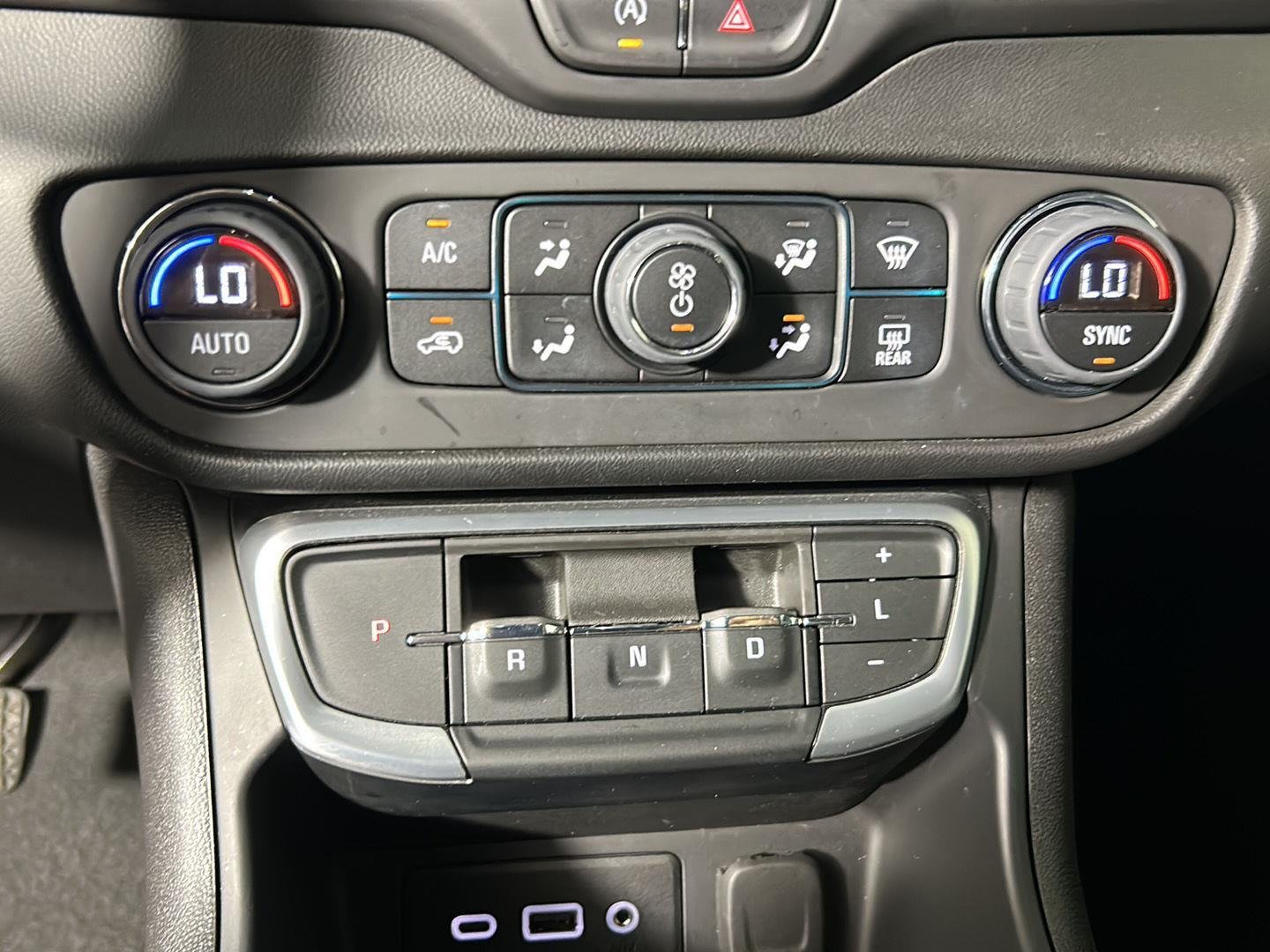 Used 2024 Summit White GMC SLE image 20