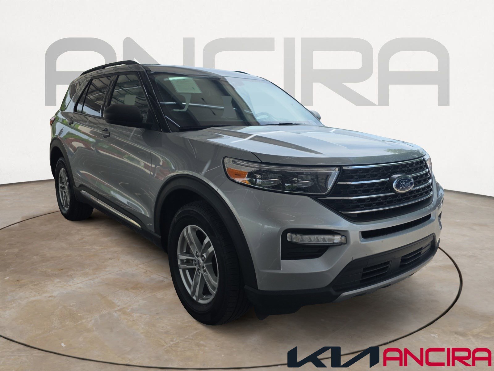 2023 Ford Explorer XLT 4WD's photo