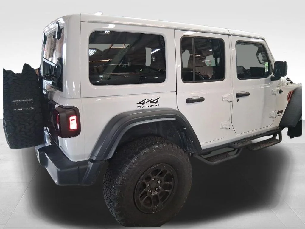 Used 2023 White Jeep Rubicon image 3