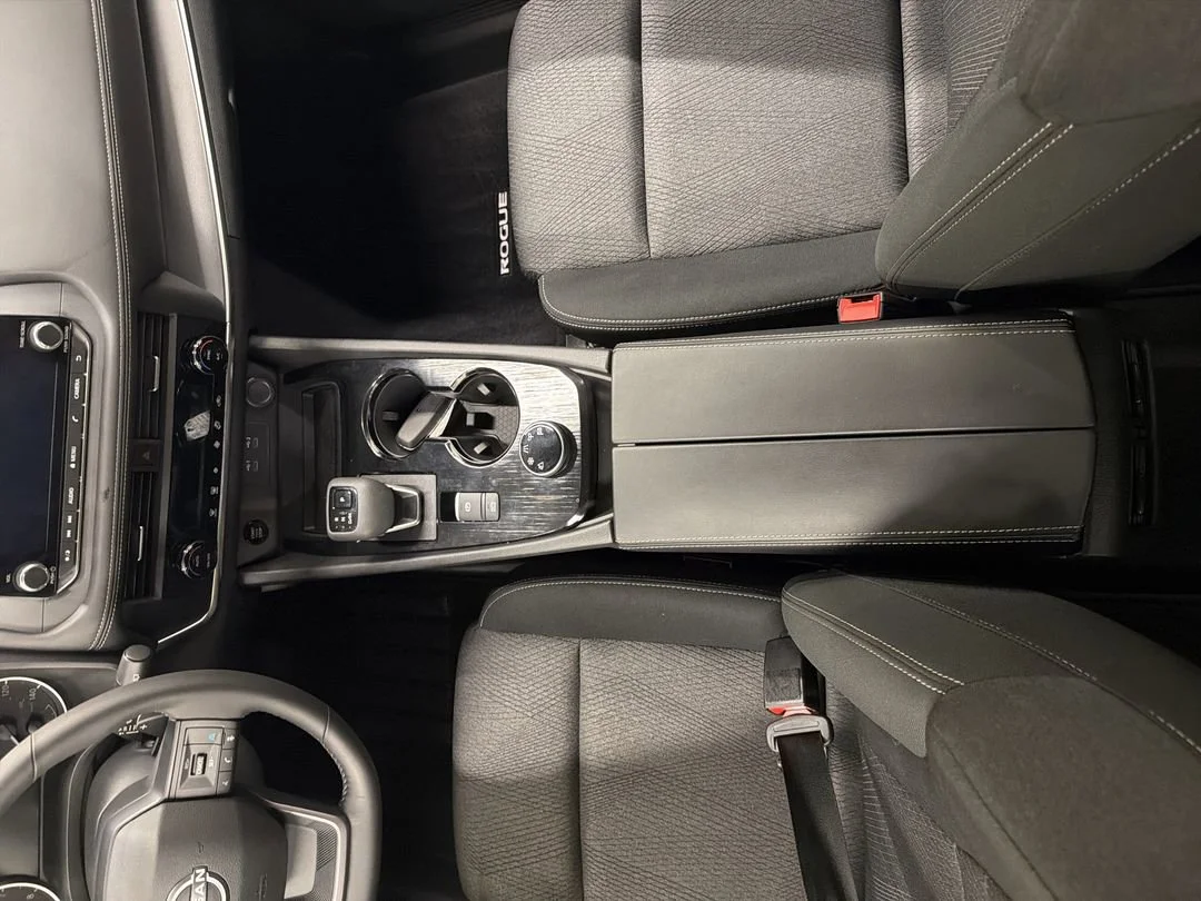 2025 Nissan Rogue SV - Photo 22