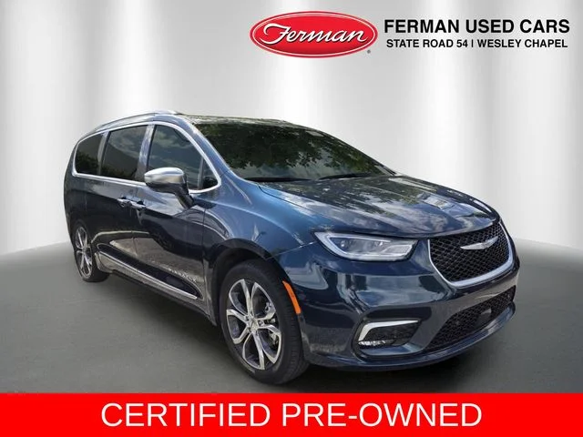 2024 Chrysler Pacifica Pinnacle's photo