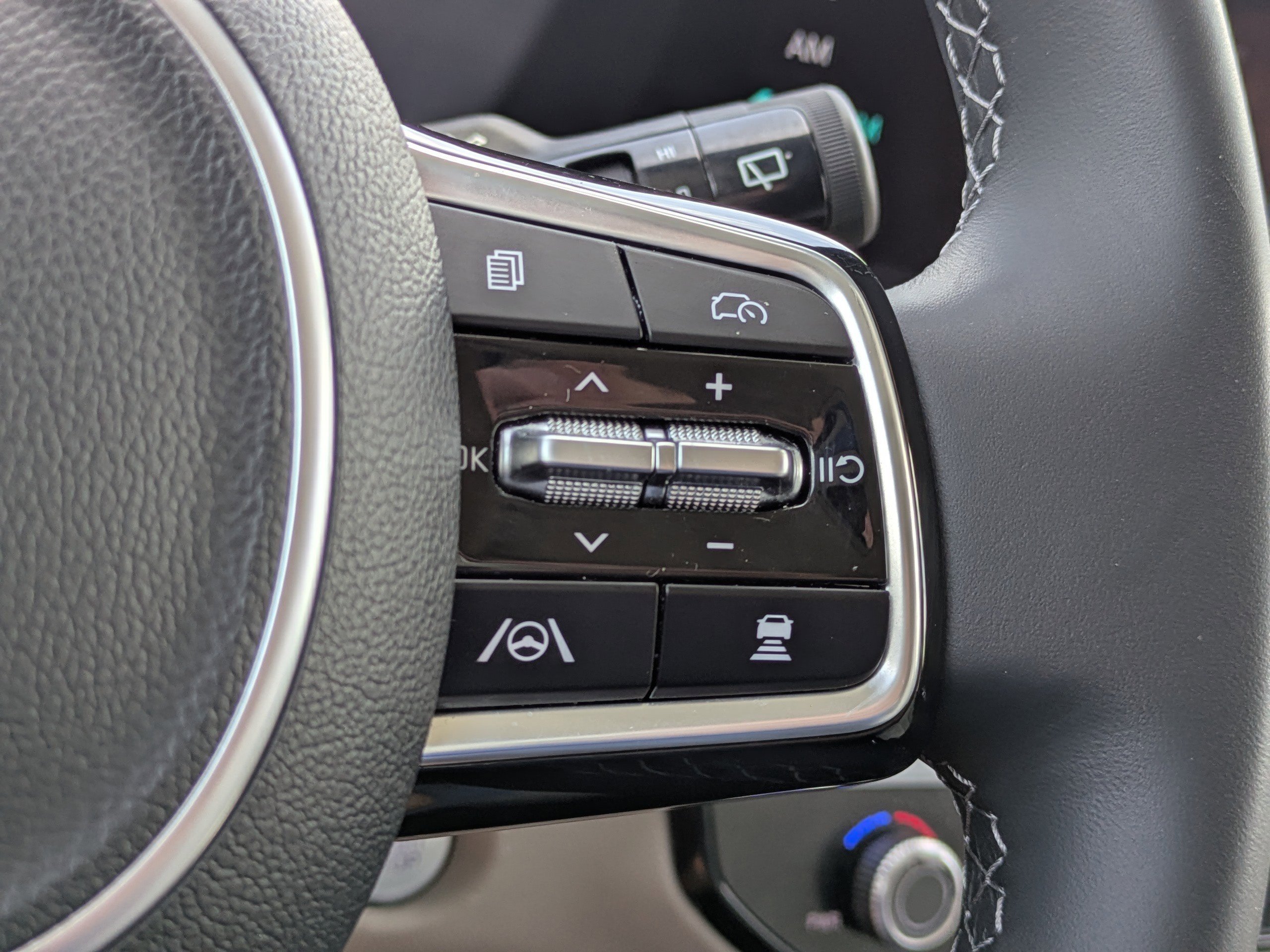 2025 Kia Sorento SX - Photo 28