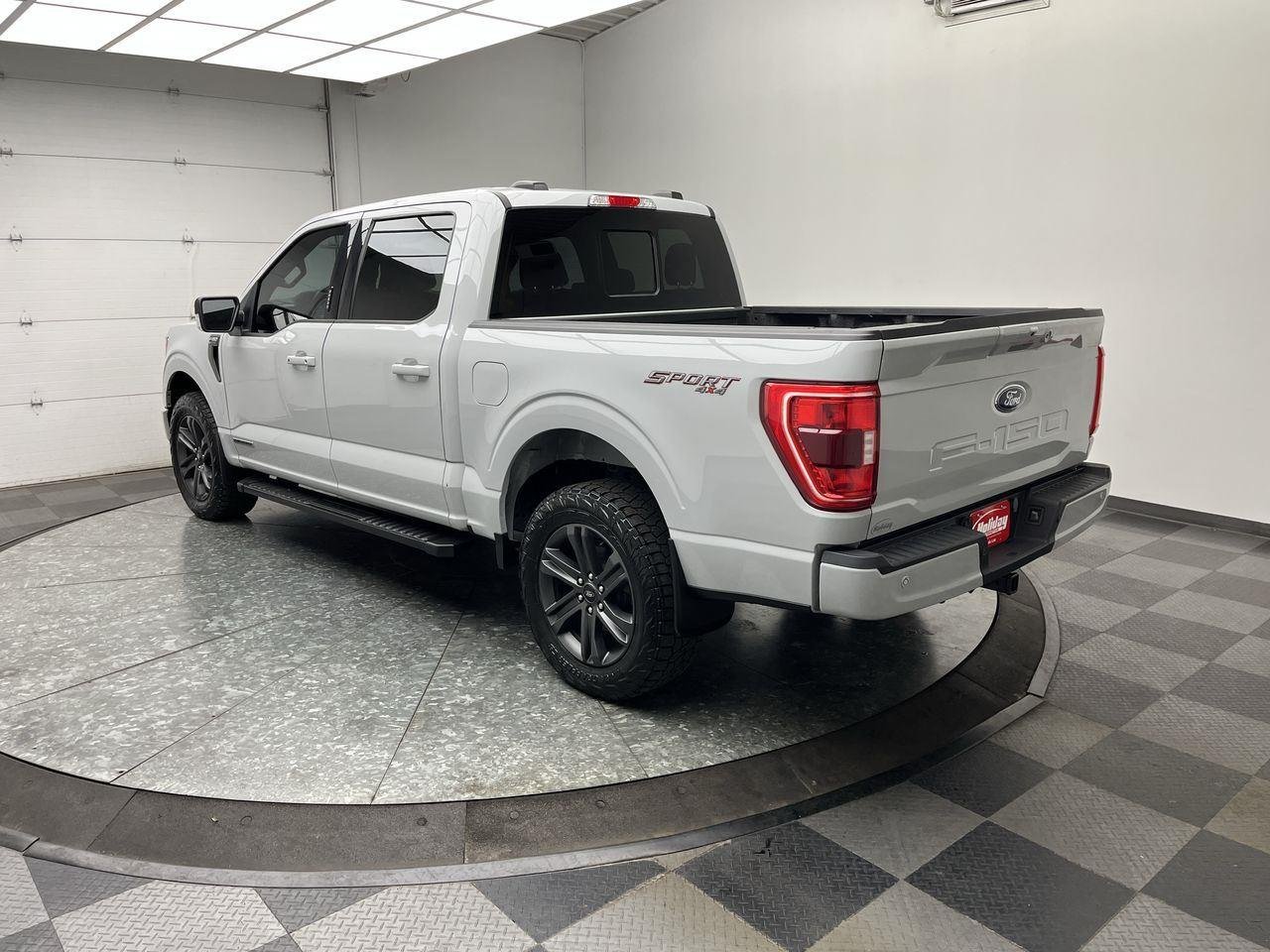Used 2023 Avalanche Gray Ford XLT image 2