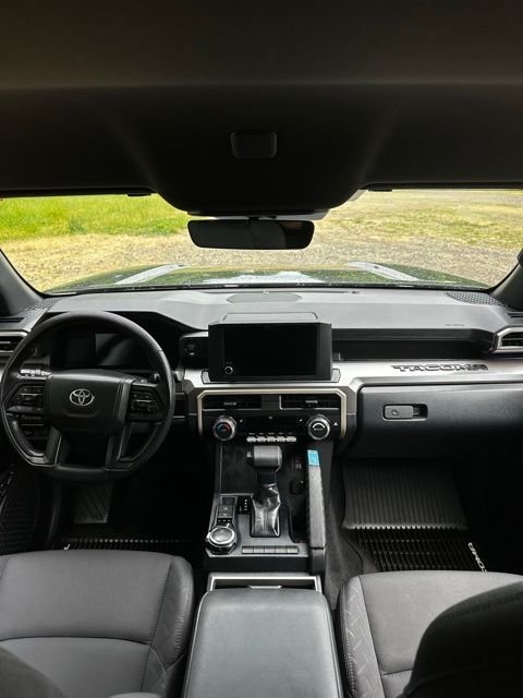 2025 Toyota Tacoma SR5 - Photo 24