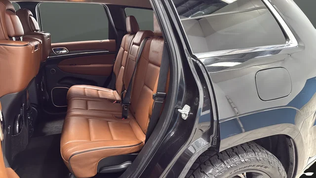 Used 2015 Brilliant Black Crystal Pearlcoat Jeep Summit image 23