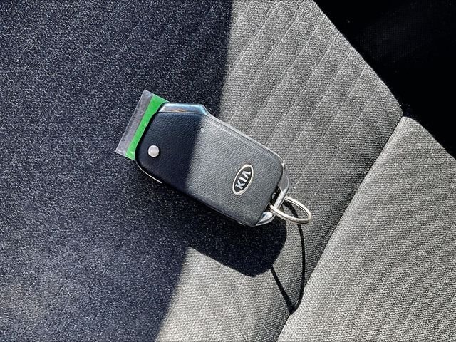 Used 2020 Silver Kia S image 11