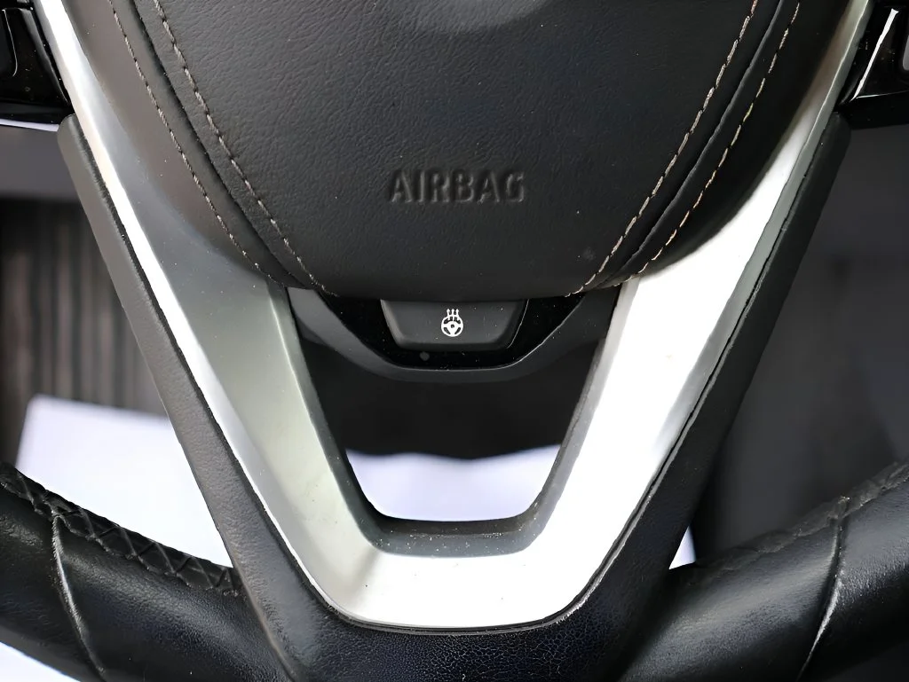 Used 2019 Gray BMW 530i xDrive image 34