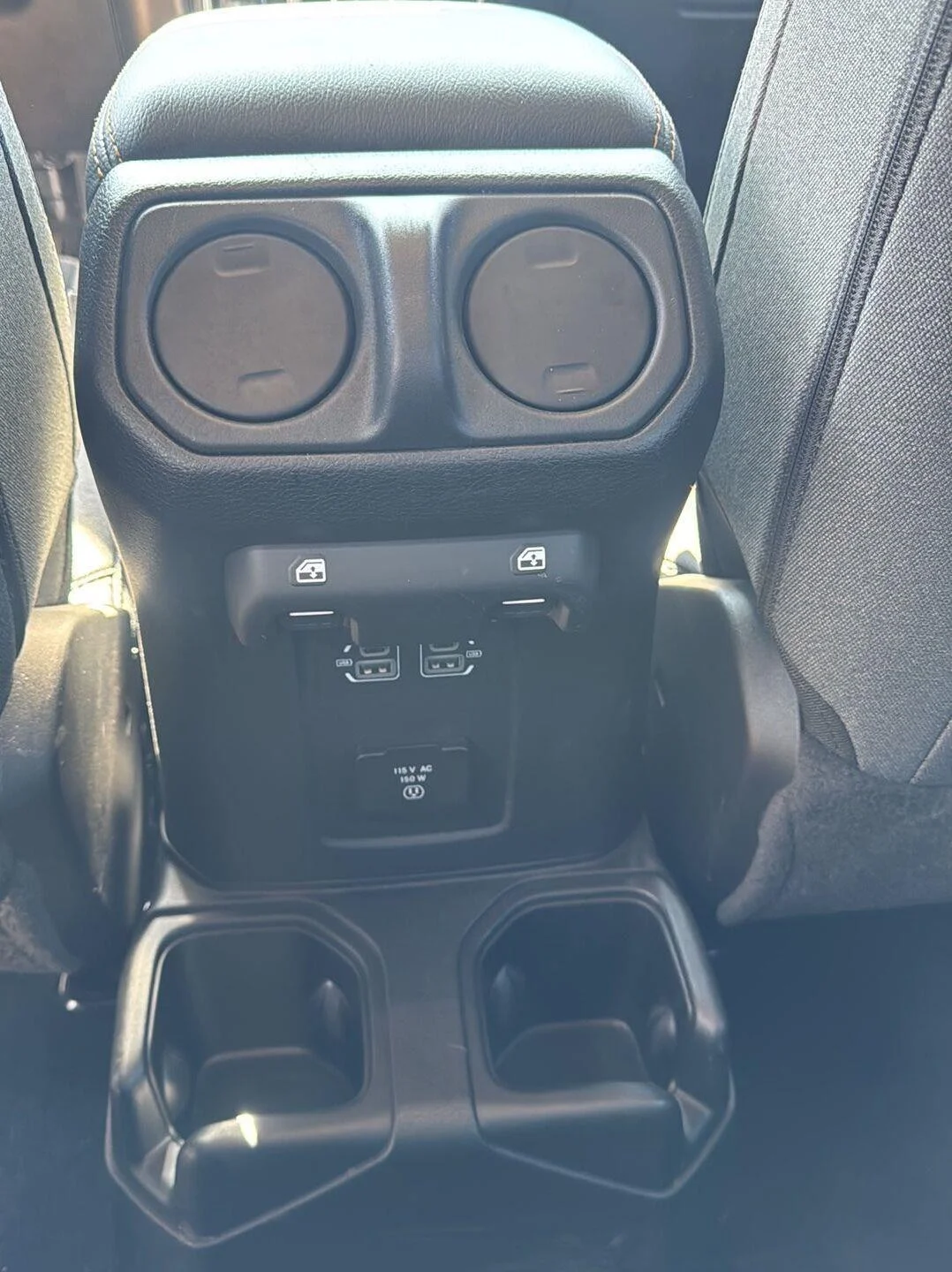Used 2024 Silver Zynith Clearcoat Jeep Sahara image 11