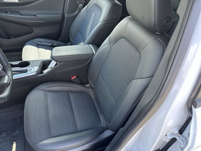 New 2026 Summit White Buick Preferred image 15