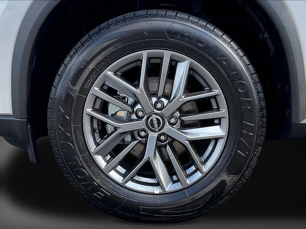 Used 2024 Silver Nissan S image 33