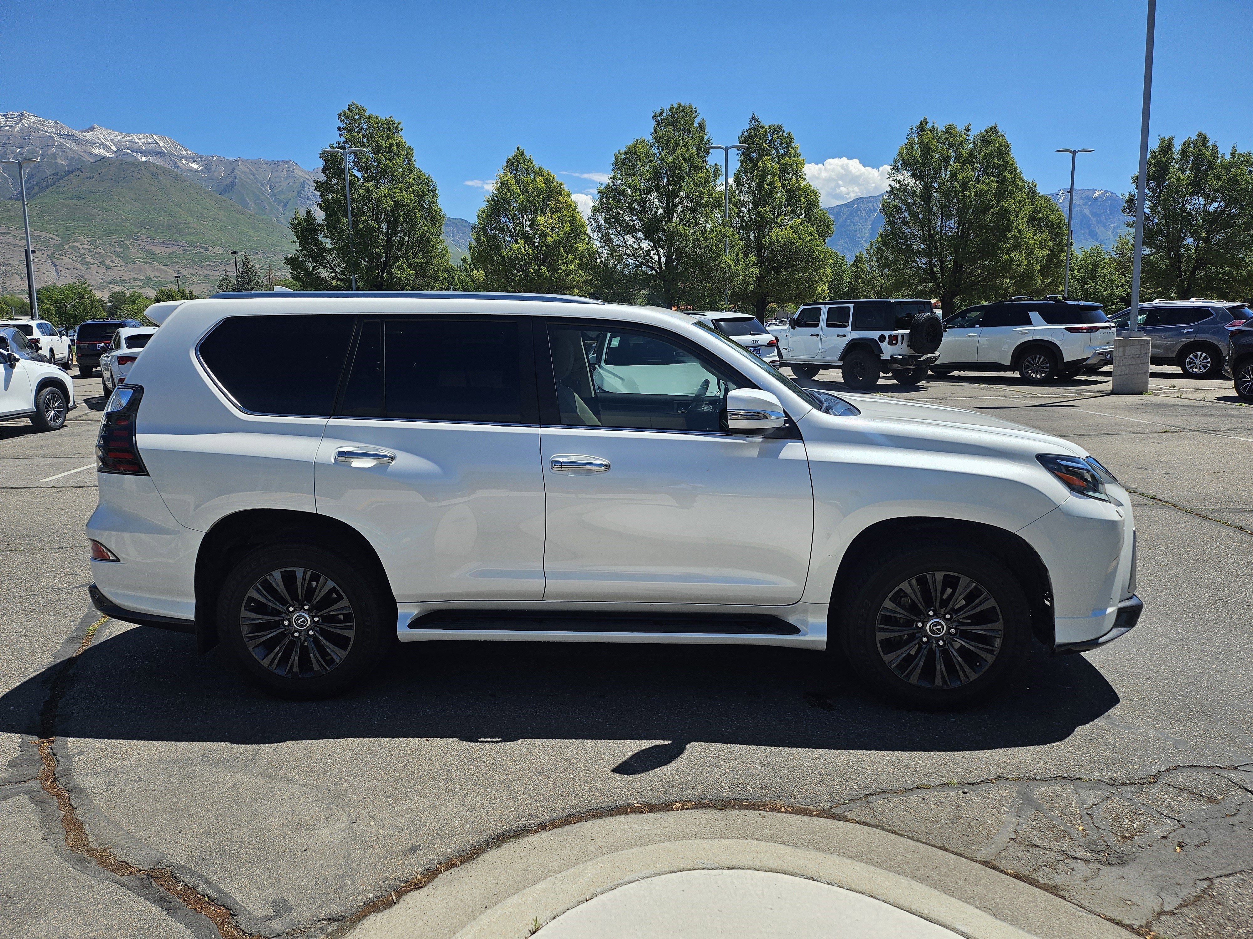 Certified Used 2023 EMINENT WHITE PEARL Lexus 460 Luxury image 4