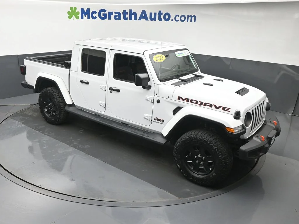 Used 2023 White Jeep Mojave image 3