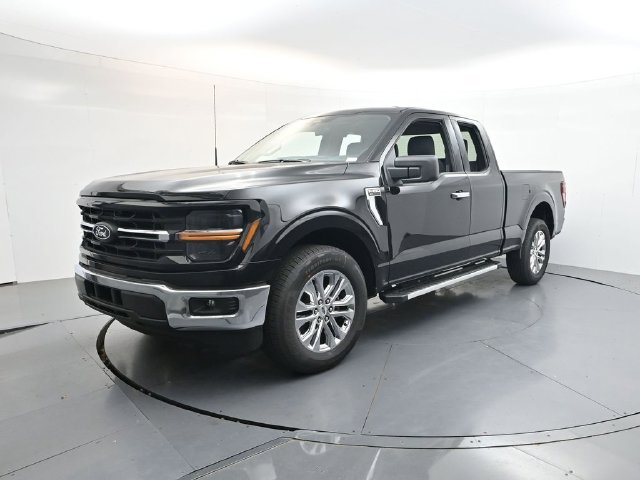 New 2026 Agate Black Metallic Ford XLT image 3