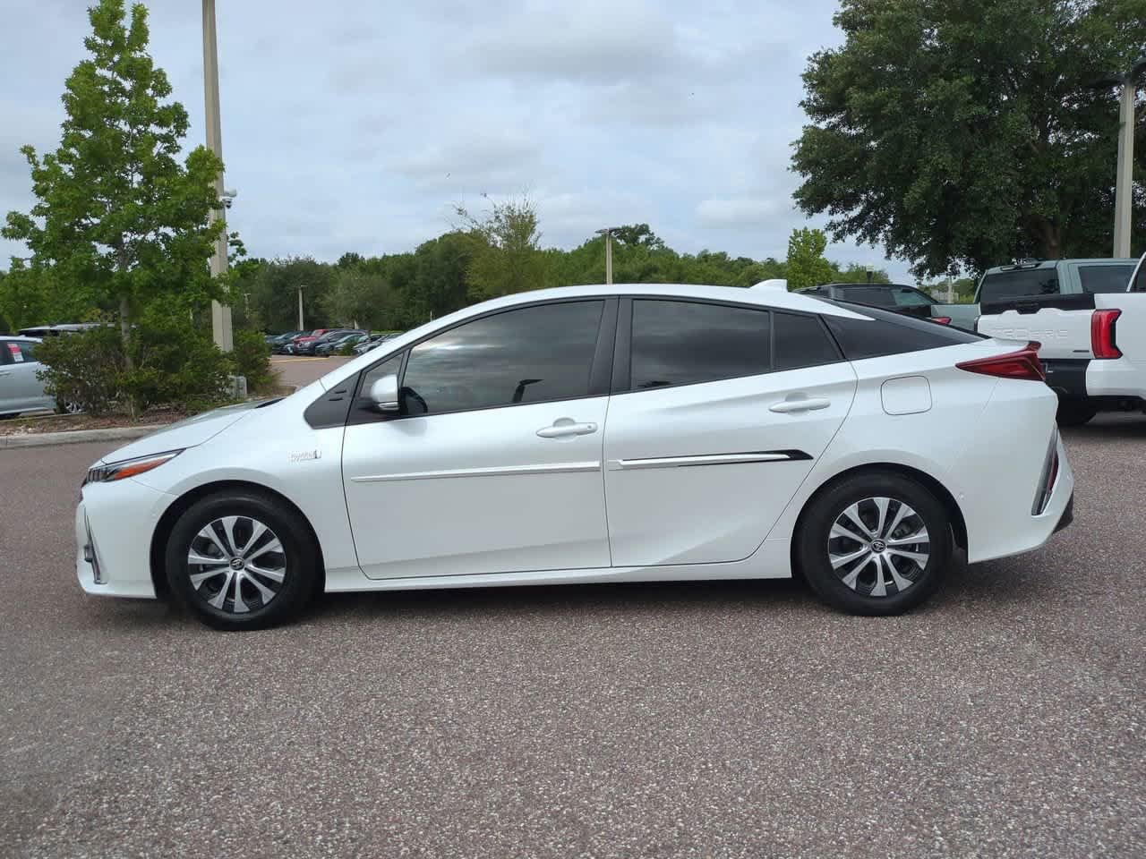 Certified Used 2021 Wind Chill Pearl Toyota Limited image 3