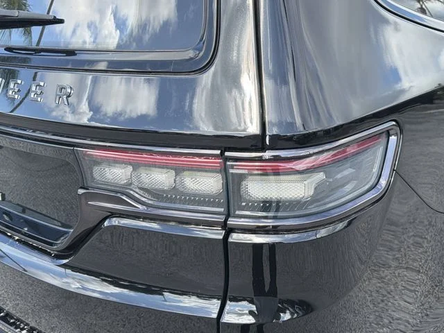 Used 2023 Black Jeep Series III image 9