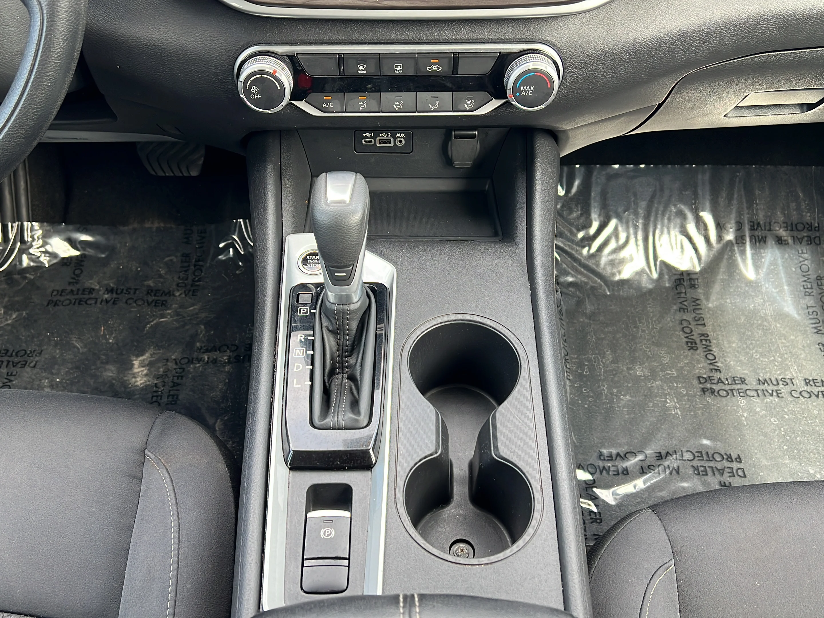 Used 2025 Super Black Nissan SV image 15
