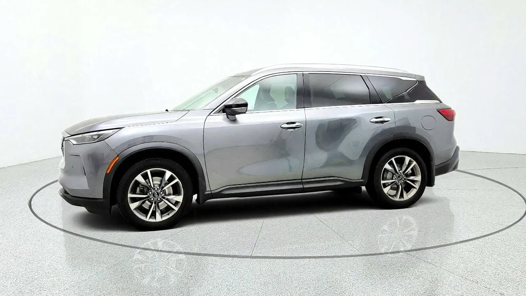 Used 2023 Graphite Shadow INFINITI LUXE FWD image 8