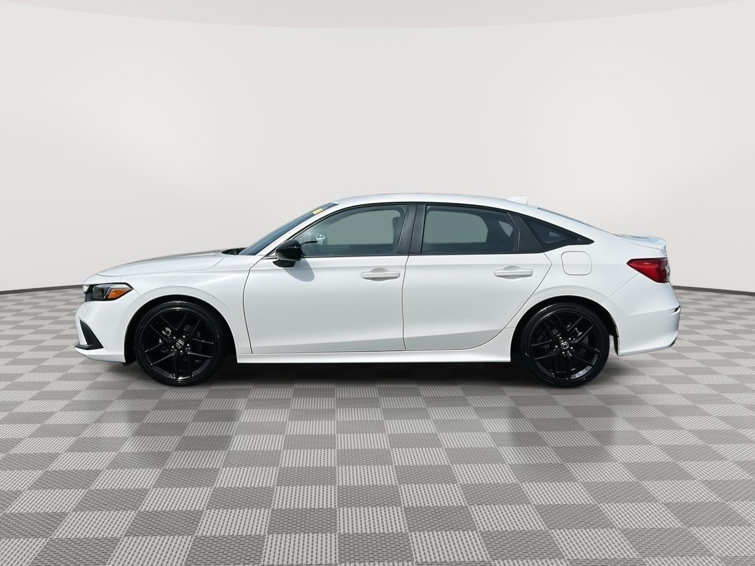 Certified Used 2024 Platinum White Pearl Honda 2.0L 4D SPORT image 3