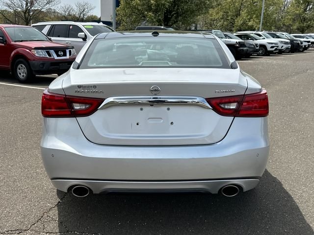 Used 2018 Silver Nissan Platinum image 3