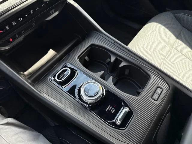 New 2026 Hydro Blue Pearlcoat Jeep Laredo image 26