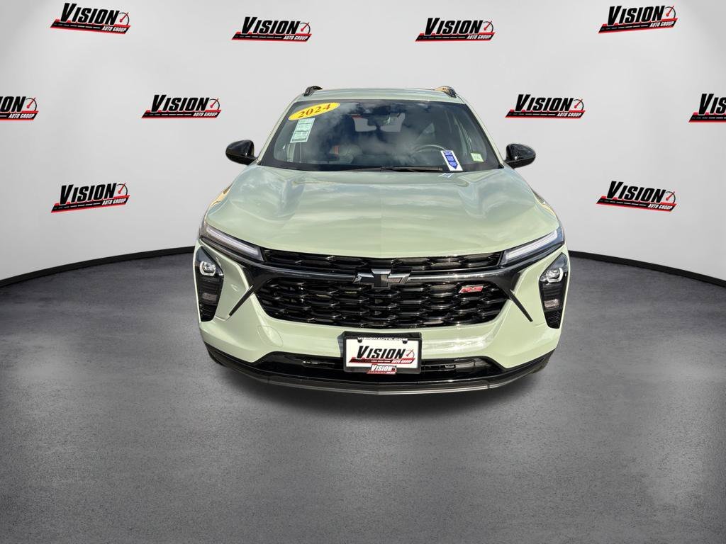 Used 2024 Green Chevrolet 2RS image 8