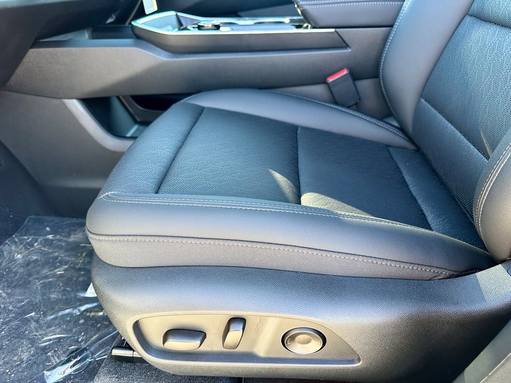 2027 Chevrolet Equinox LT - Photo 15