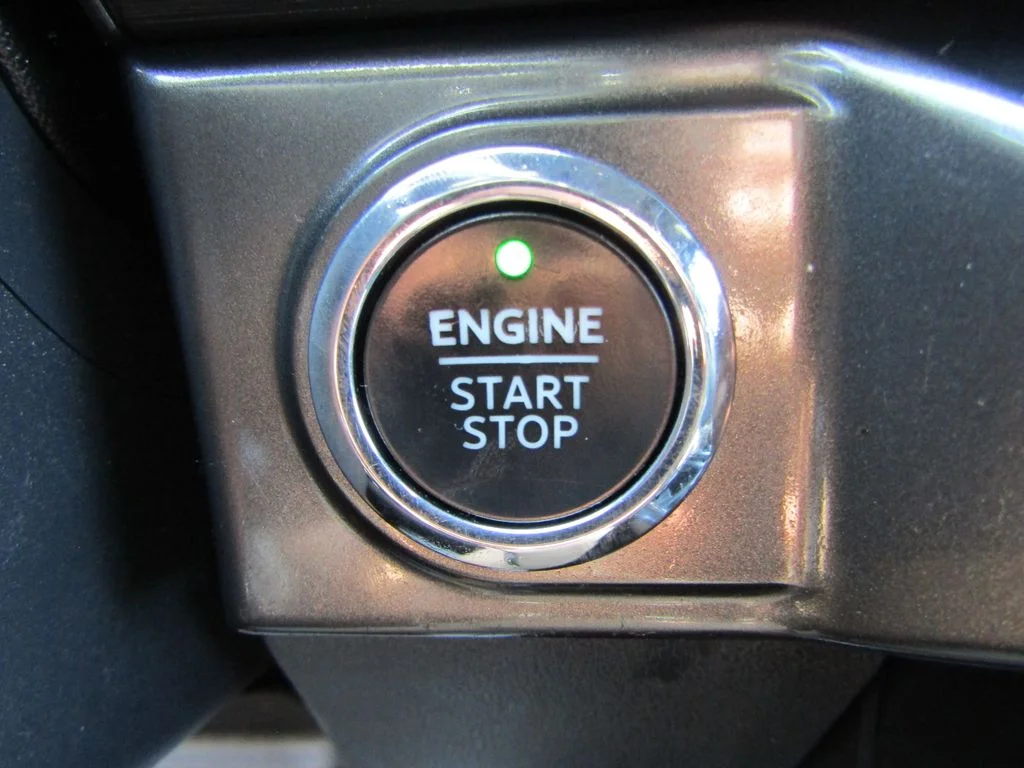 Used 2023 Agate Black Metallic Ford XLT image 38