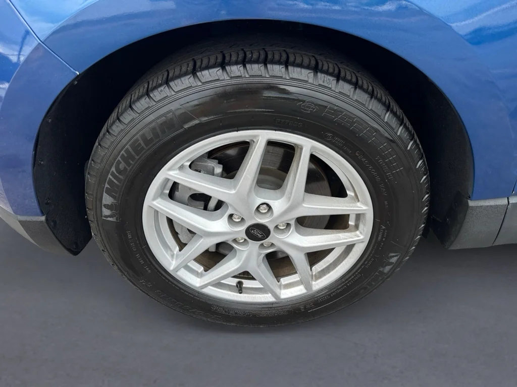 Used 2024 Blue Ford SEL image 11