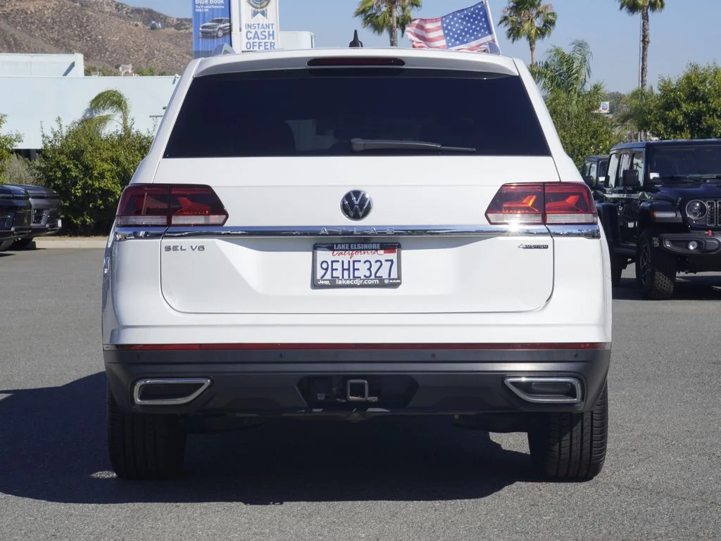 Used 2023 White Volkswagen SEL image 4